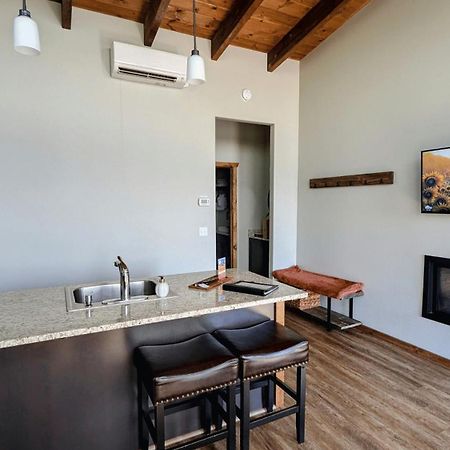 Lone Point Cellars Hotel Brewster Екстериор снимка