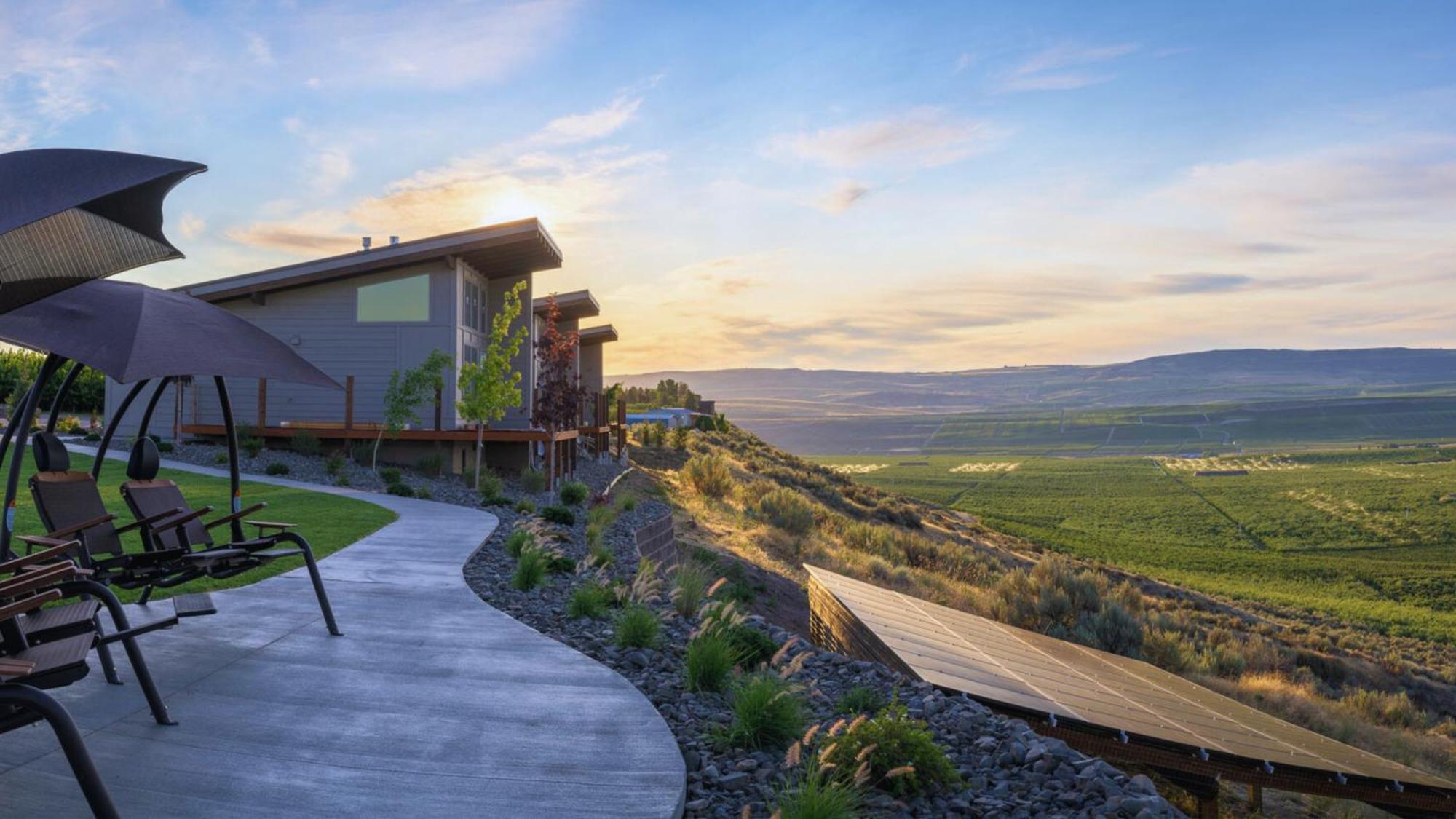 Lone Point Cellars Hotel Brewster Екстериор снимка