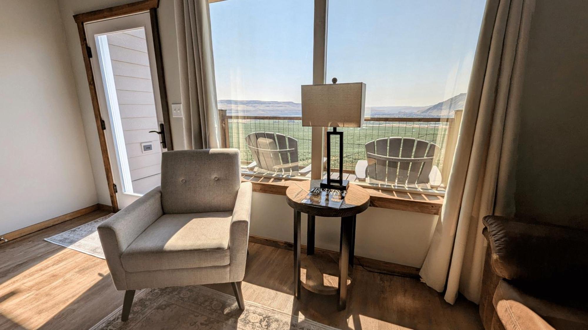 Lone Point Cellars Hotel Brewster Екстериор снимка